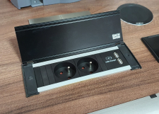 BACHMANN Vklopn zsuvka KAPSA / ierna / 2x 230 V + 2x USB / 70 x 204 mm / 927.004+927.101
