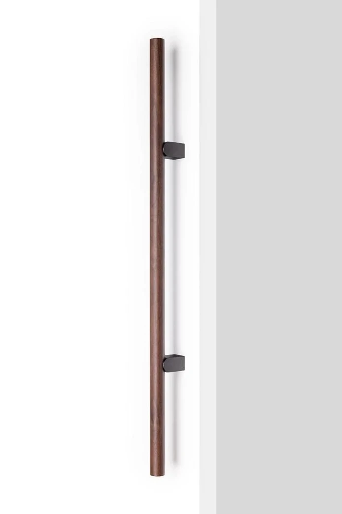 Úchytka Viefe KUMO WOOD BIG 1SS – montáž spredu / orech + titánová čierna / 610 mm